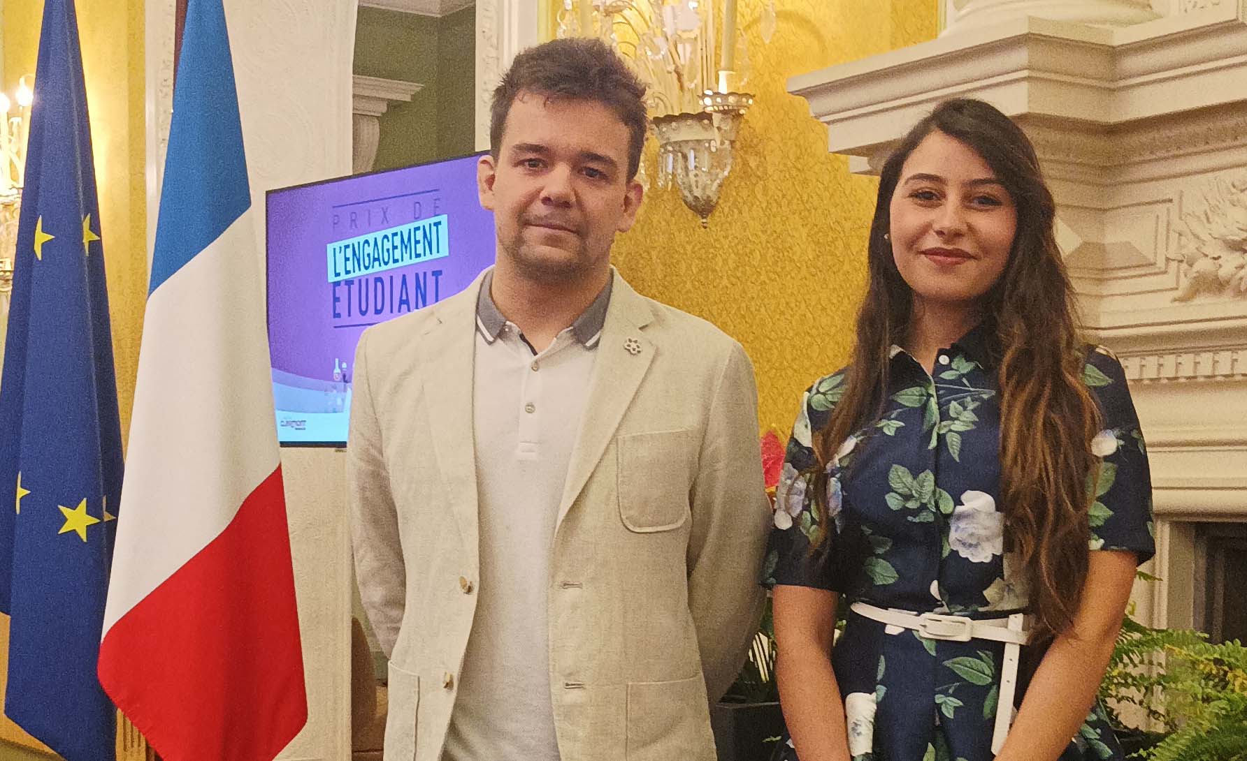 Guillaume Ourties (Grand prix de l'tudiant engag 2020) et Donia Barouri (Grand prix de l'tudiante engage 2021)